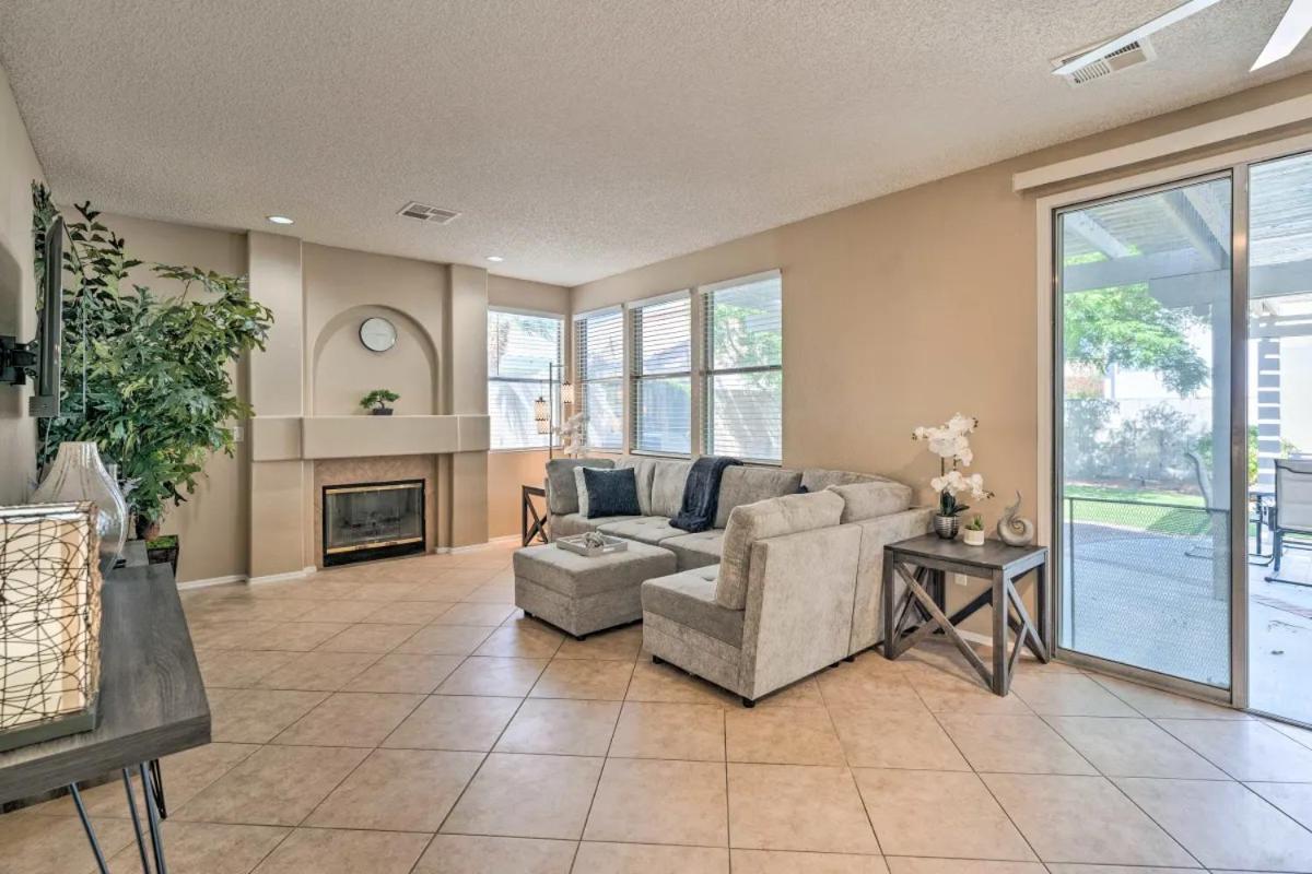A Beautiful House With Hot Tub, Grill & Games! Villa Las Vegas Luaran gambar