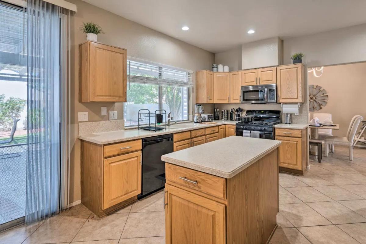 A Beautiful House With Hot Tub, Grill & Games! Villa Las Vegas Luaran gambar
